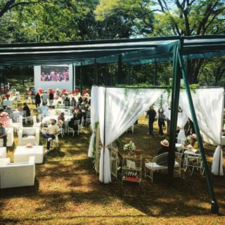 Lounge lindo em que estamos curtindo o jogo hoje: eu torcendo pelo Djoko, namorado pelo Federer! kkk 🎾 #HeresToPerfection @stellaartoisbrasil