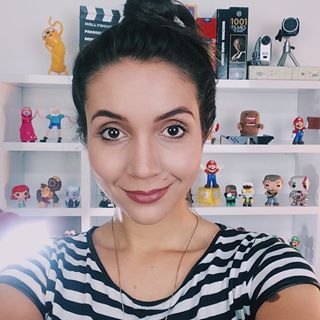 Ó eu fingindo que to de boa, porém passando calor na gravação do último vídeo pro canal 😂😂 Quem já cansou desse verão sem fim, vai lá ver o vídeo que tá Mara! kkk YouTube.com/FernandaPineda e link direto na bio! 📽 #youtubebrasil
