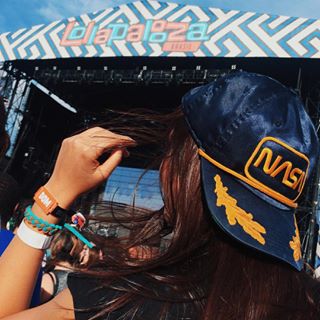 yolo #lolla! ⭐️Já viu o vlog do Lollapalooza no canal? Tô de cara com a quantidade de comentários, sério ❤️Quem não viu ainda: YouTube.com/FernandaPineda [link na bio!] .
.
.
#lollapalooza2017 #youtubebrasil #lollapalooza #picoftheday #yolo #igersbrasil