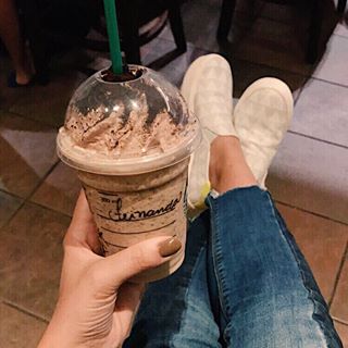 quando tá calor o café é gelado 💁🏻☕️#frapuccino #starbucks #cookies #coffeelover #coffeeholic