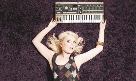 Botinhas pra ouvir: conheça Little Boots