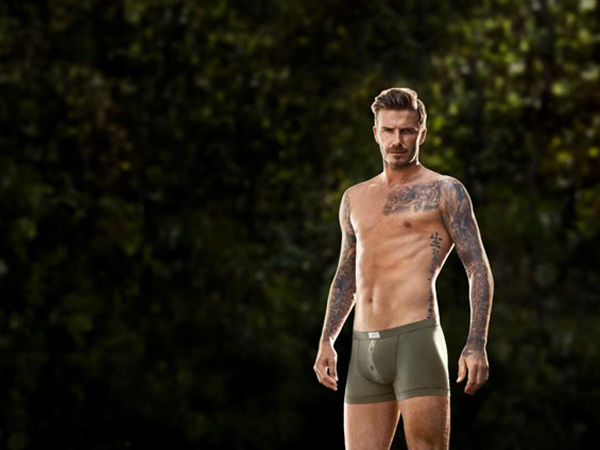 David Beckham corre de cueca pela rua para a H&M